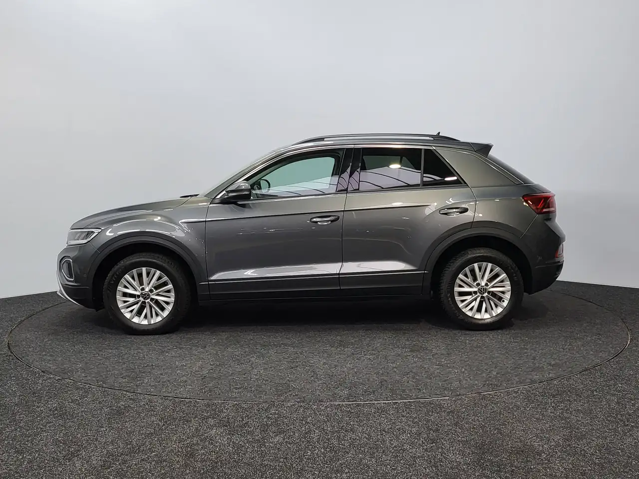 Volkswagen T-Roc - 3