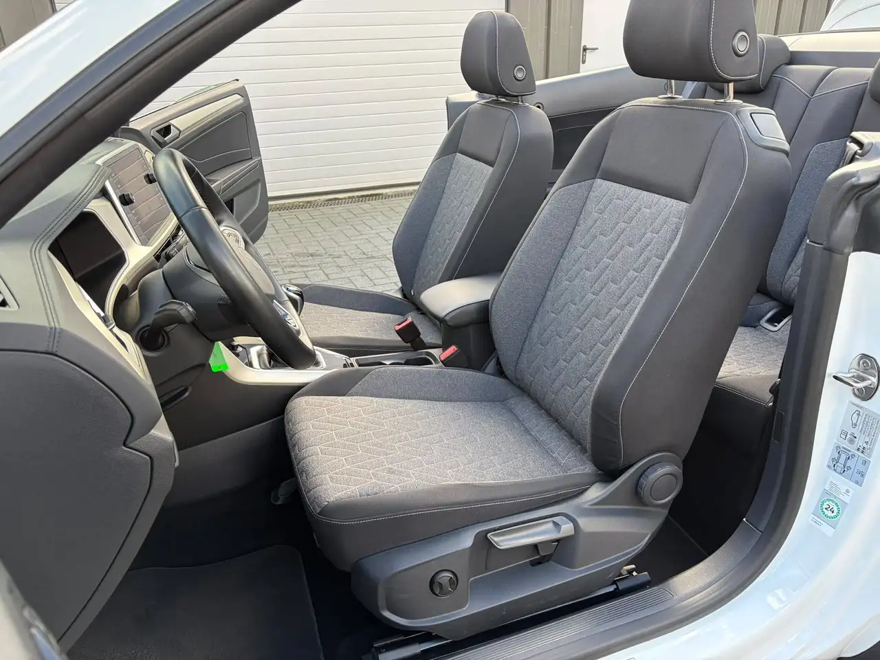 Volkswagen T-Roc - 9