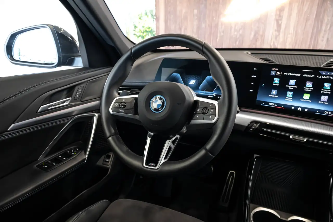 BMW iX1 - 4