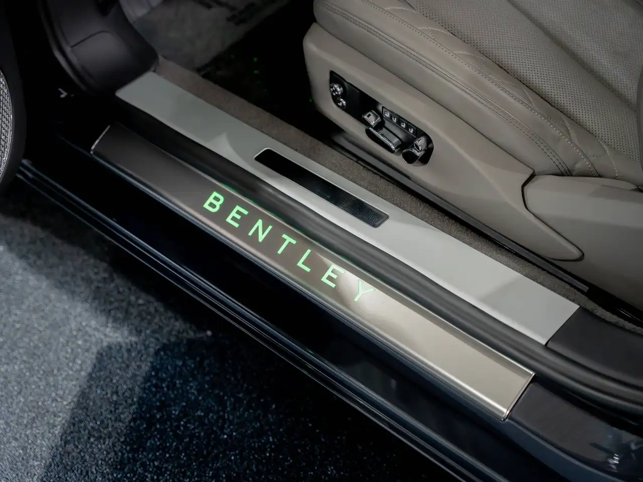 Bentley Continental GTC - 9