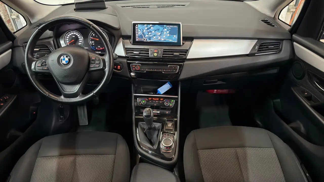 BMW 216 - 2