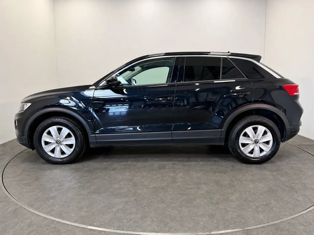 Volkswagen T-Roc - 3