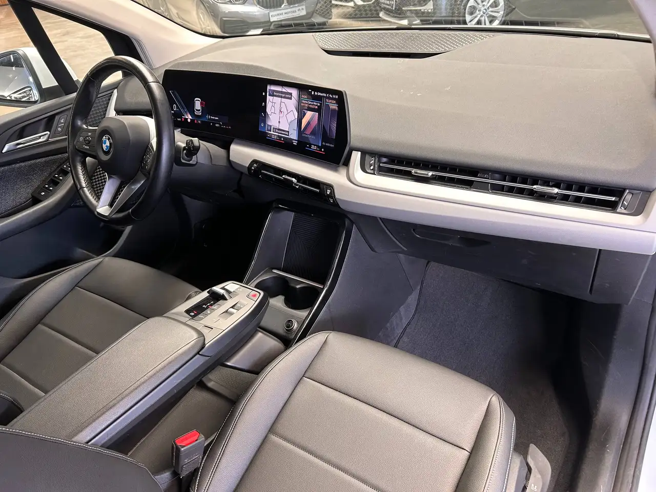BMW 218 - 10