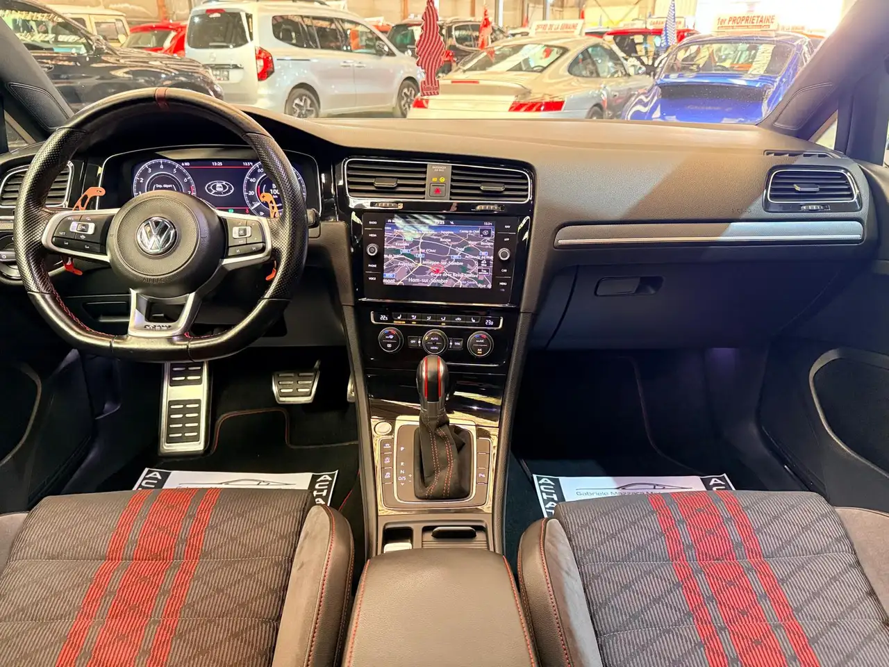 Volkswagen Golf - 23