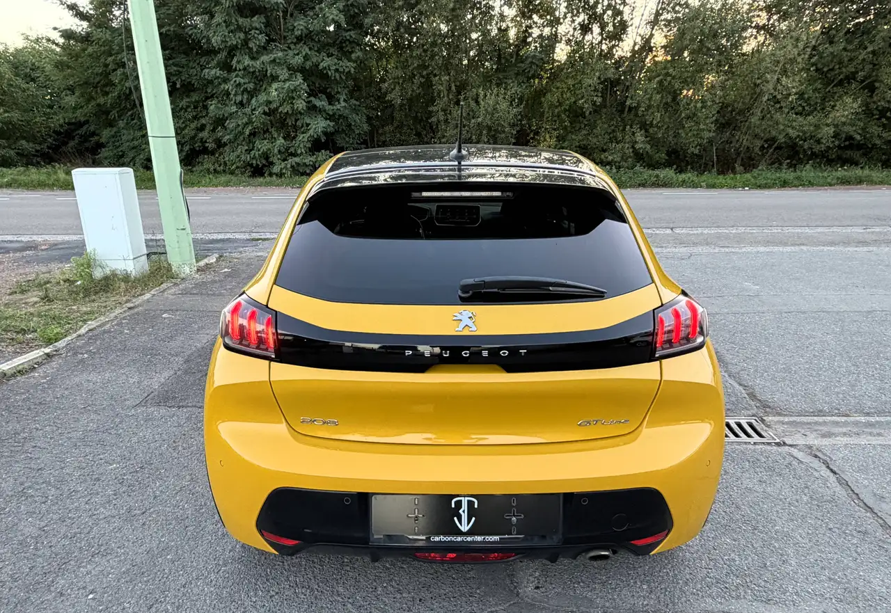Peugeot 208 - 12