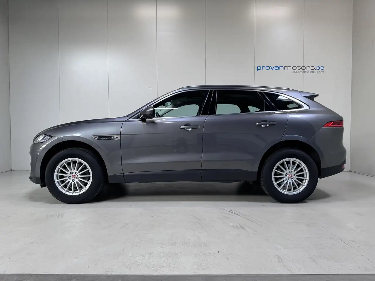 Jaguar F-Pace - 7