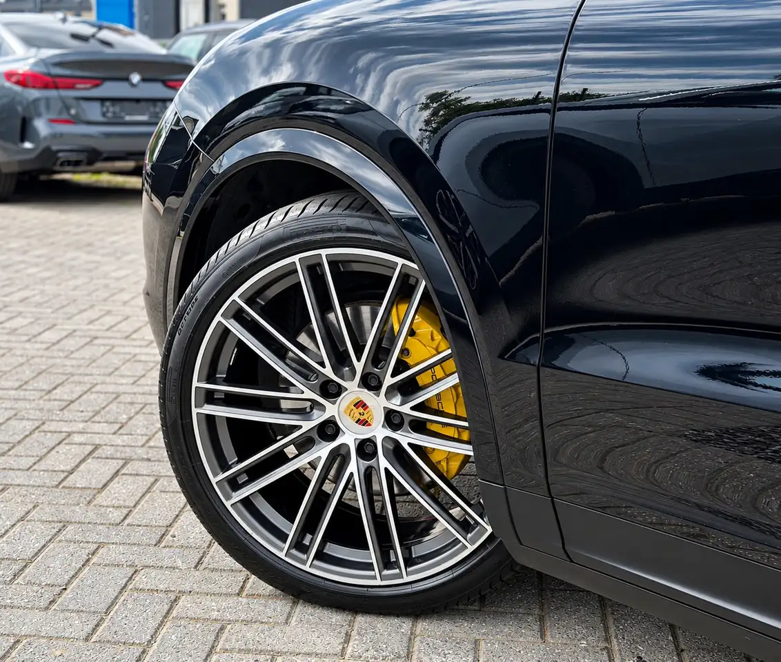Porsche Cayenne - 12