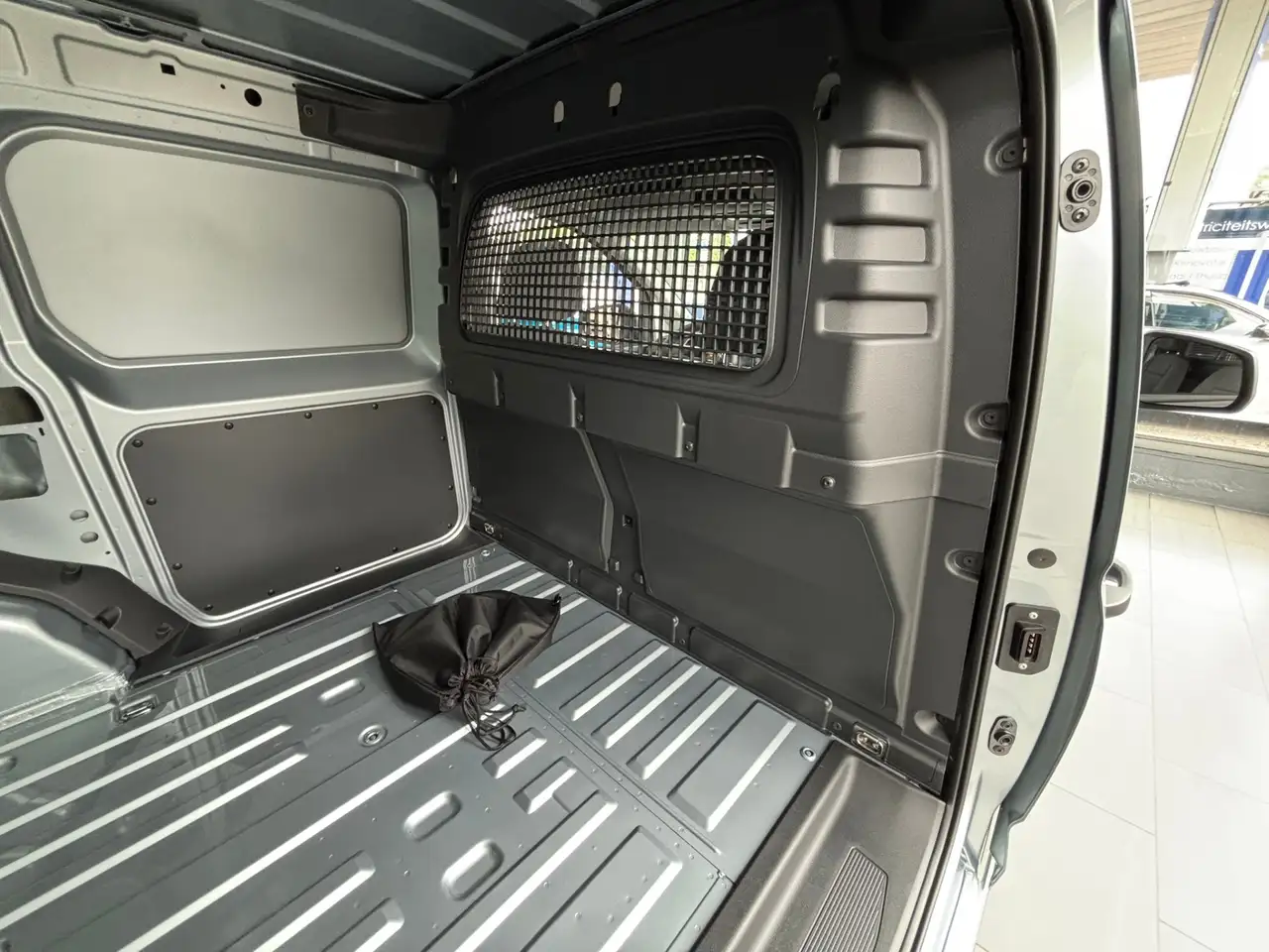 Ford Transit Connect - 12