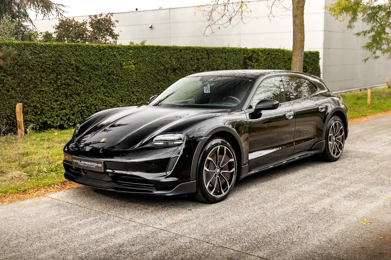 Porsche Taycan - 8