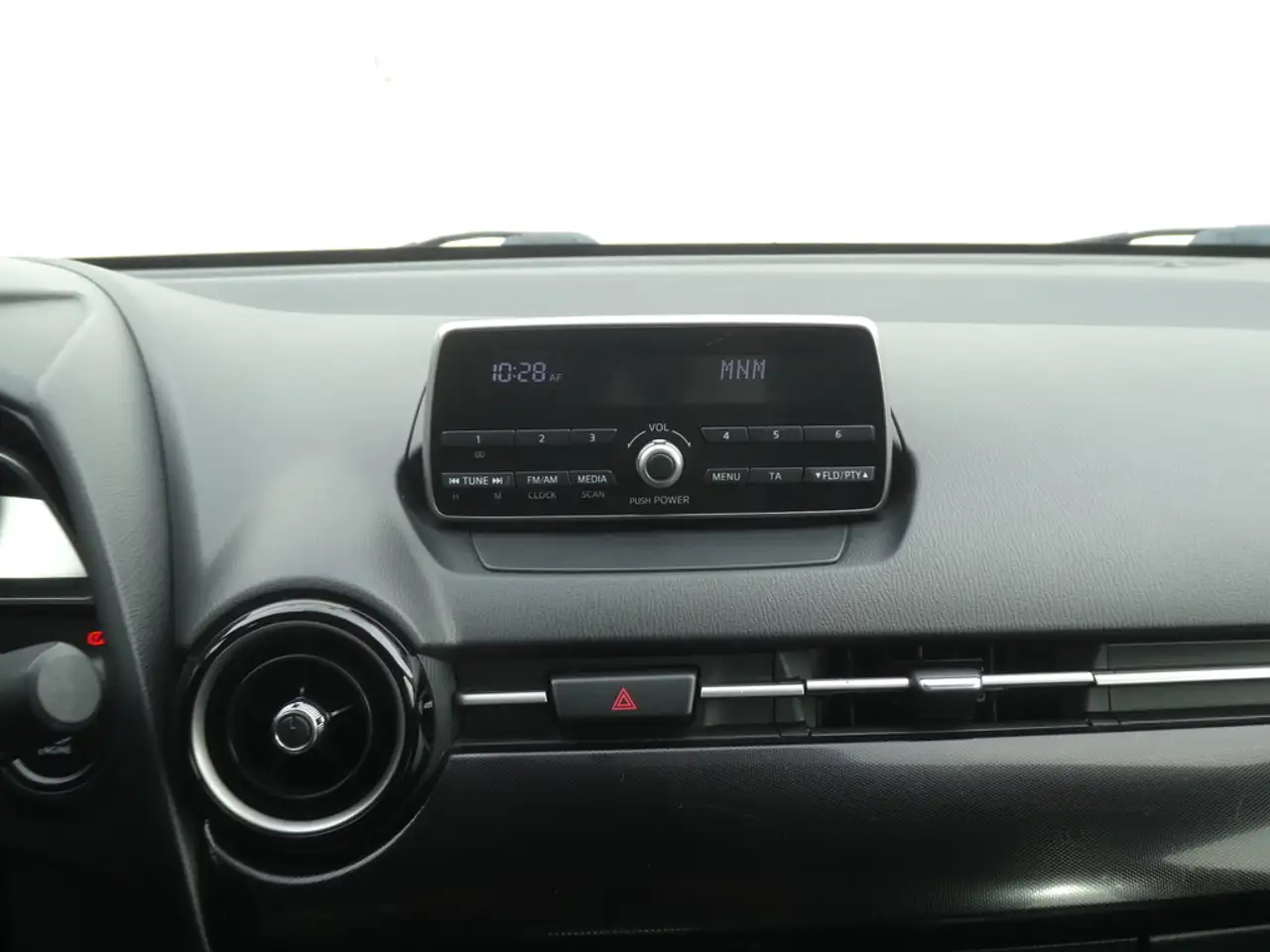Mazda 2 - 9