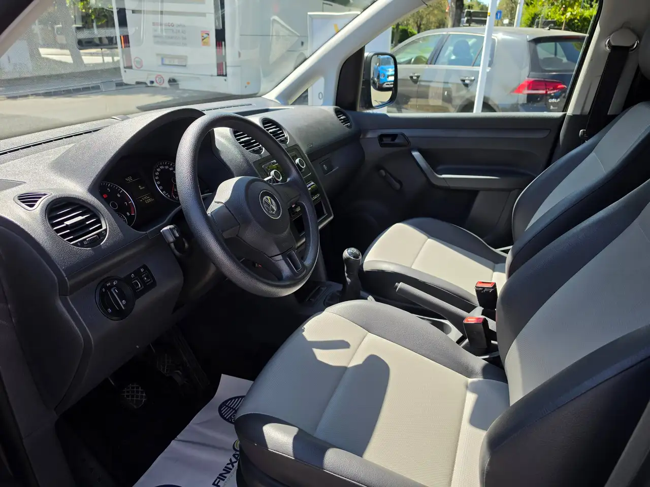 Volkswagen Caddy - 9