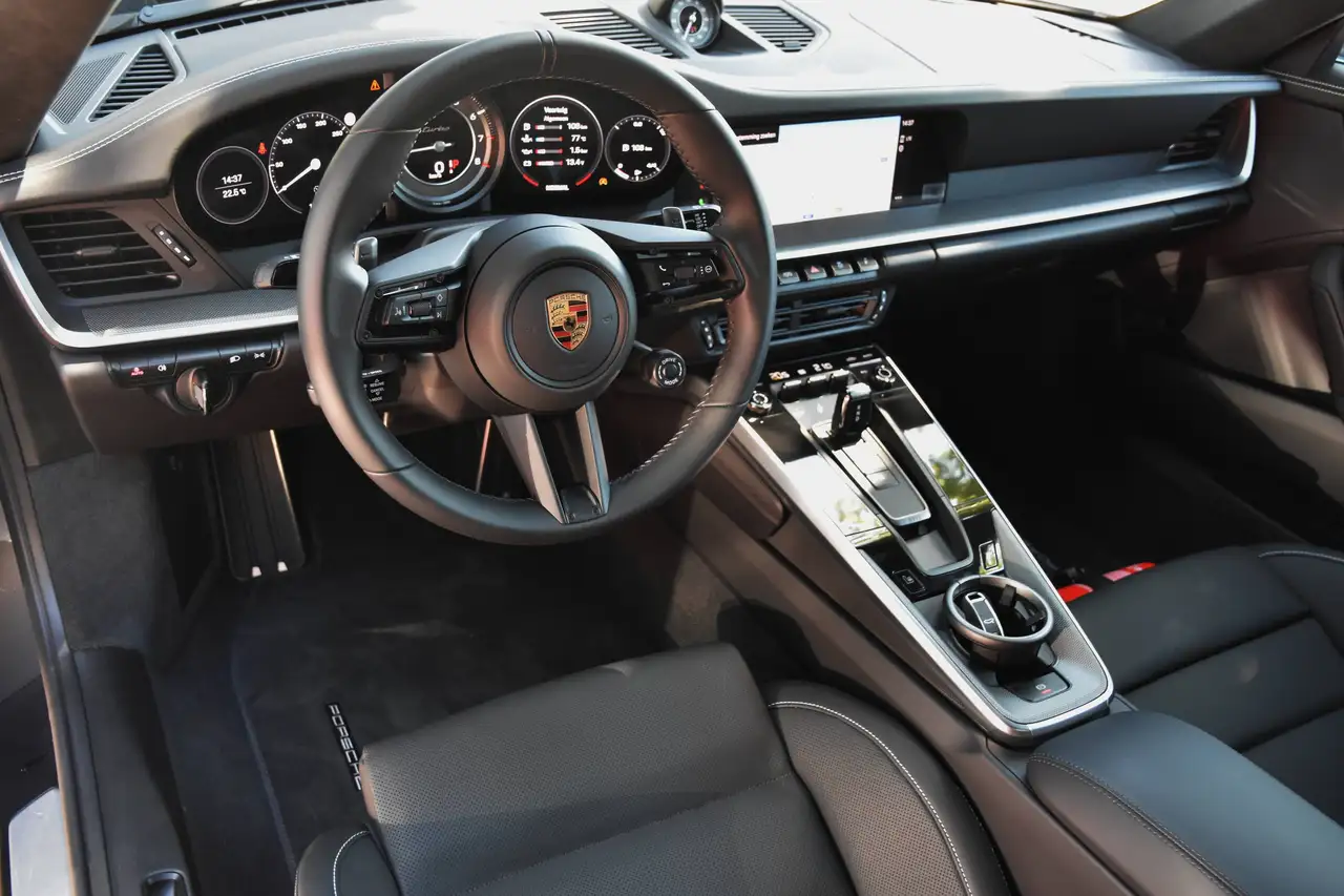 Porsche 992 - 4