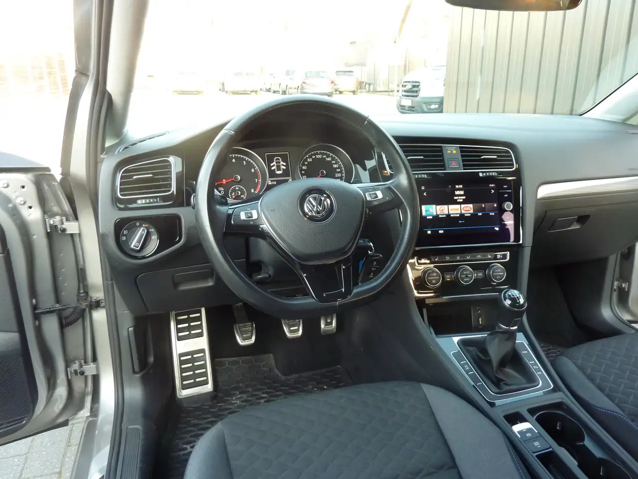 Volkswagen Golf - 12