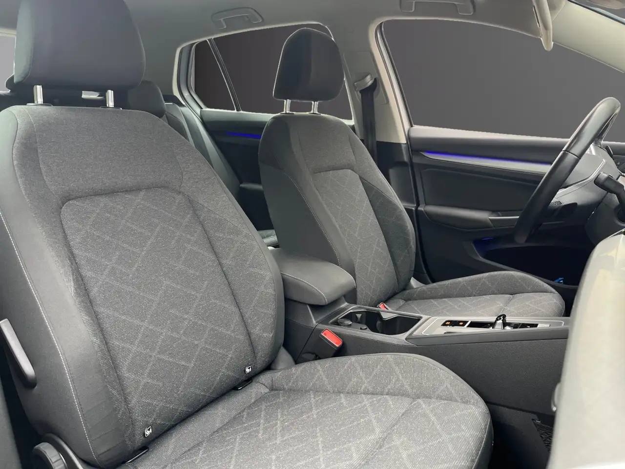Volkswagen Golf - 10