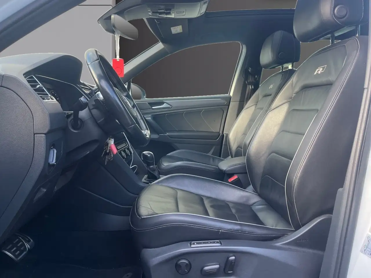 Volkswagen Tiguan - 9