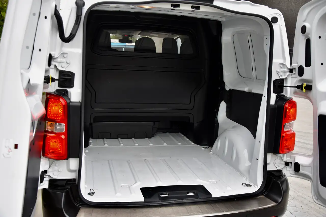 Opel Vivaro - 11