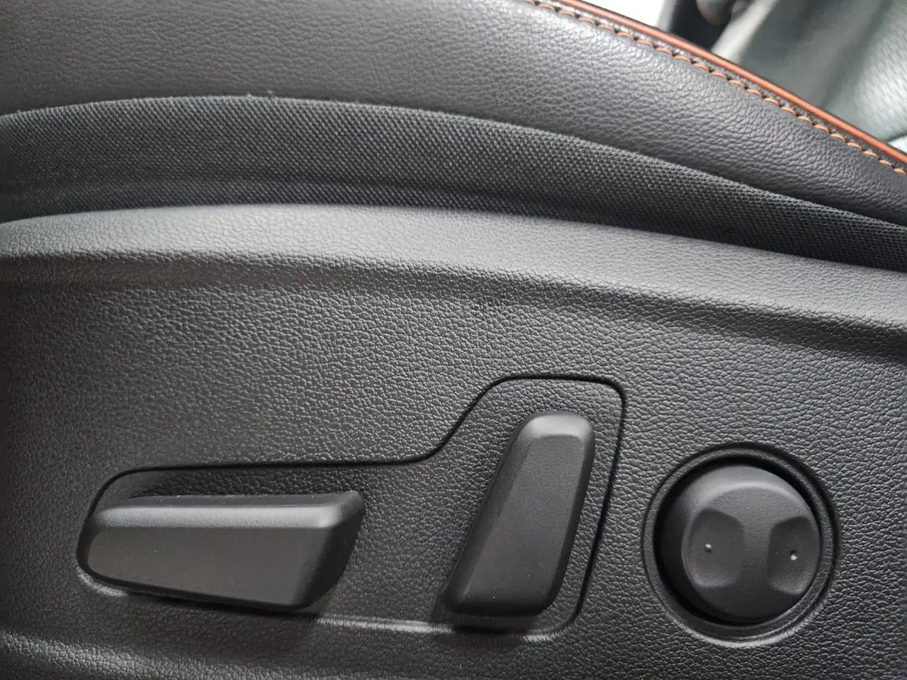 Hyundai KONA - 13
