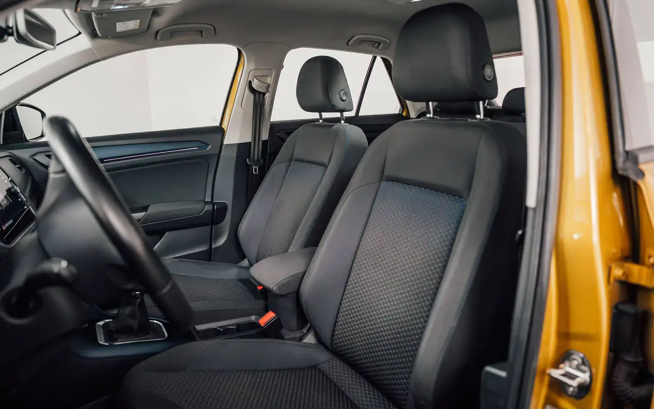 Volkswagen T-Roc - 9