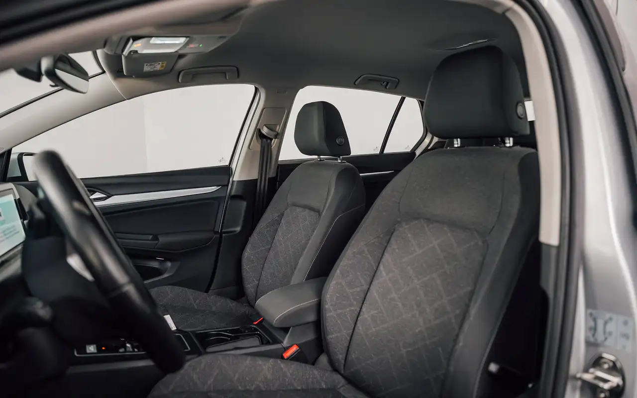 Volkswagen Golf - 11