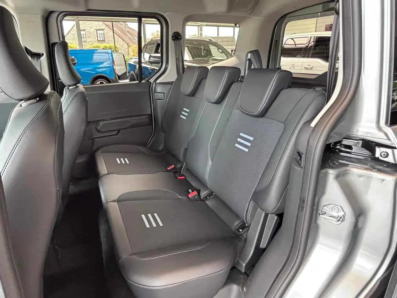 Ford Tourneo Courier - 8