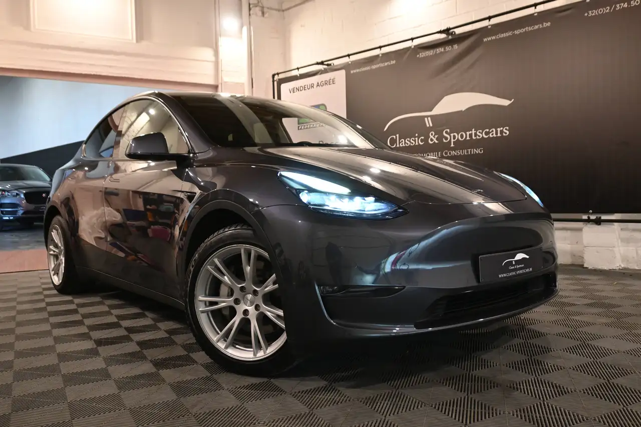 Tesla Model Y - 2