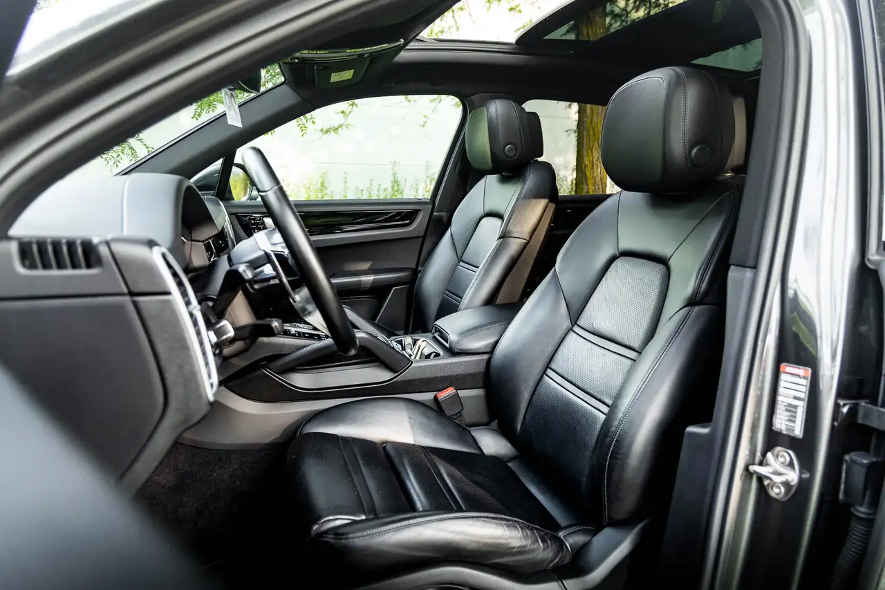 Porsche Cayenne - 6