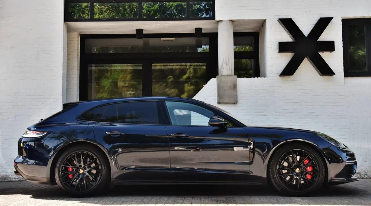 Porsche Panamera - 3