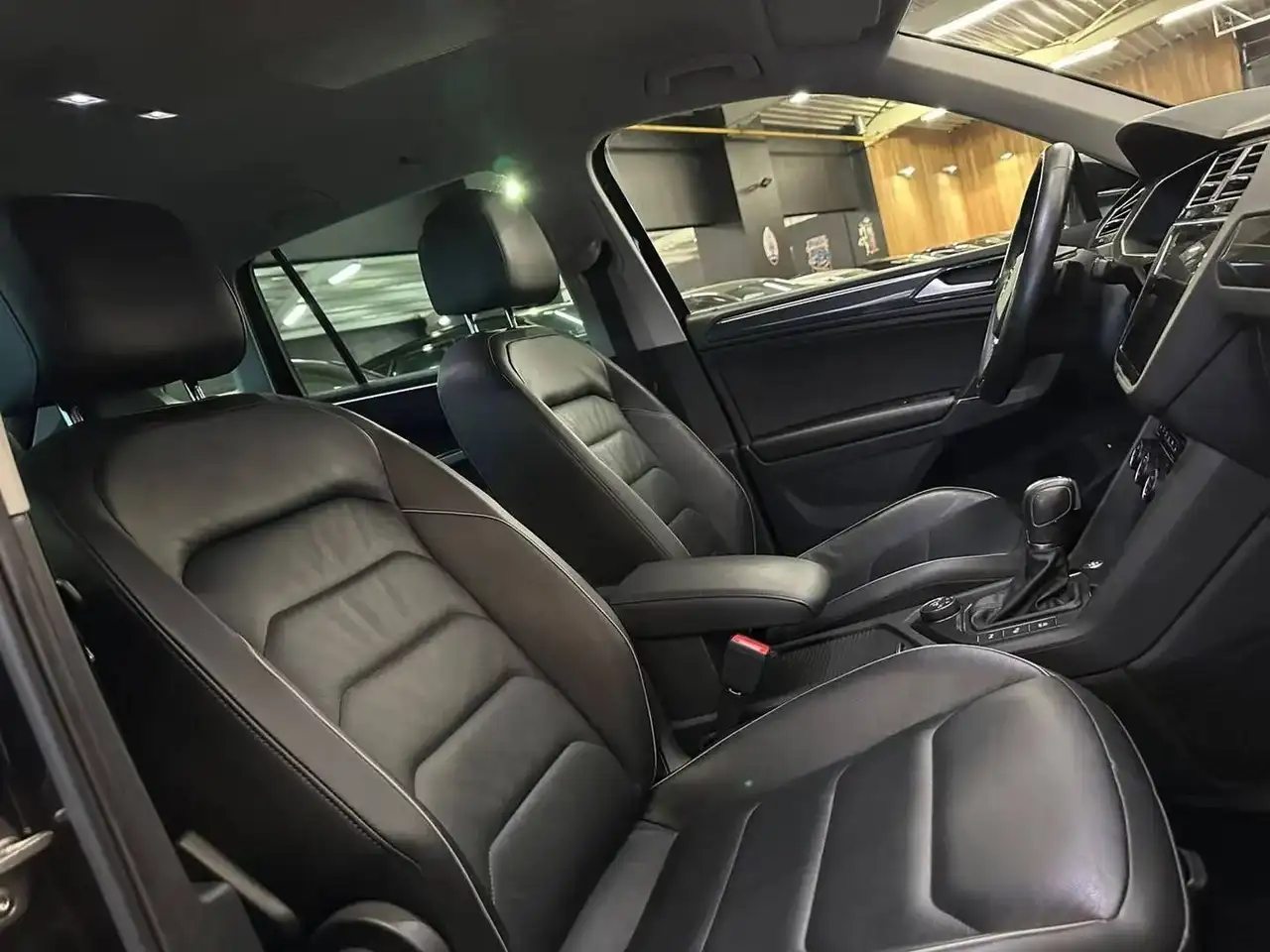 Volkswagen Tiguan - 15