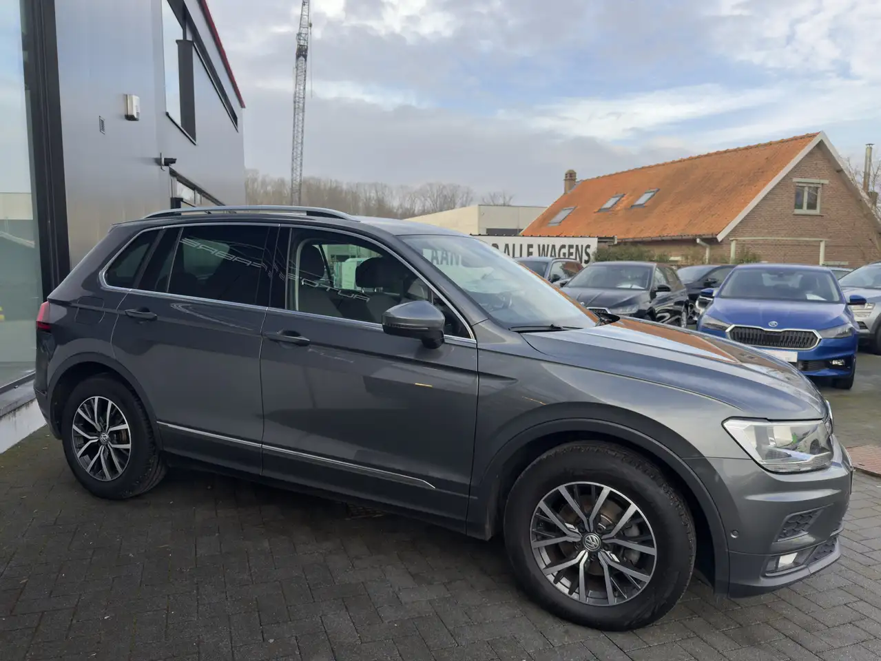 Volkswagen Tiguan - 4