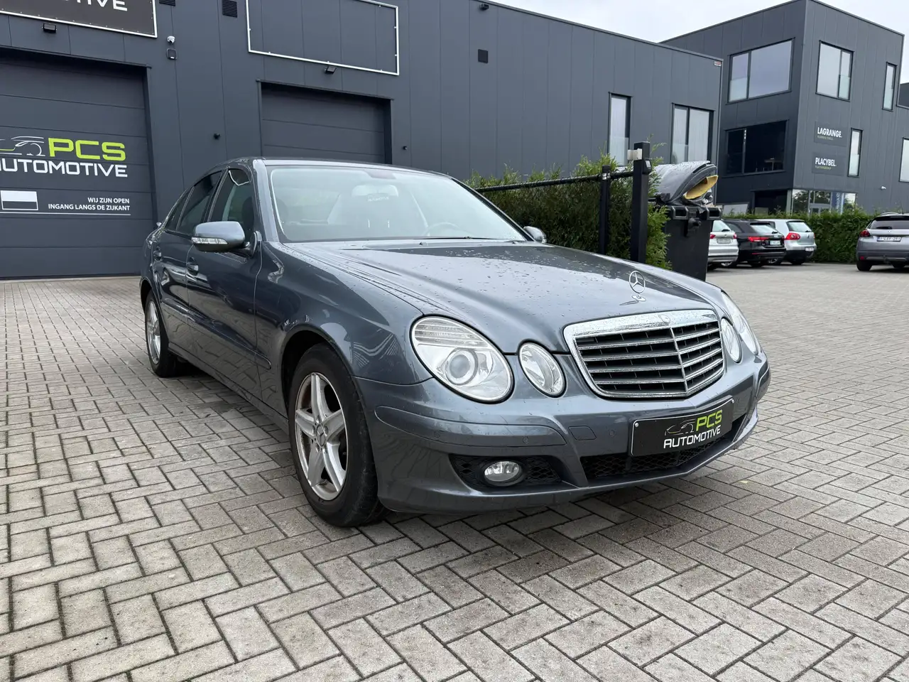 Mercedes-Benz E 200 - 3