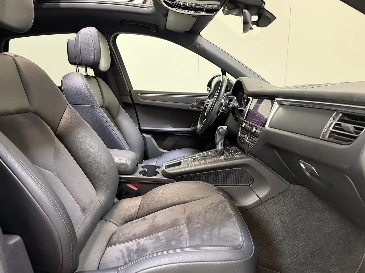 Porsche Macan - 2