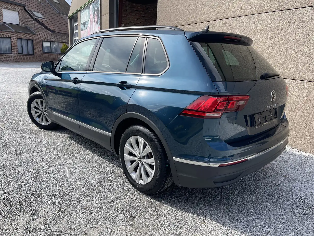 Volkswagen Tiguan - 4