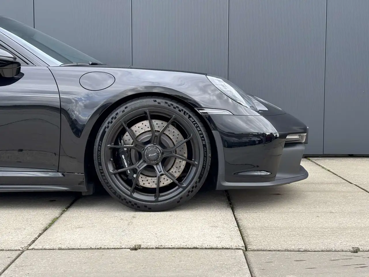 Porsche 992 - 8