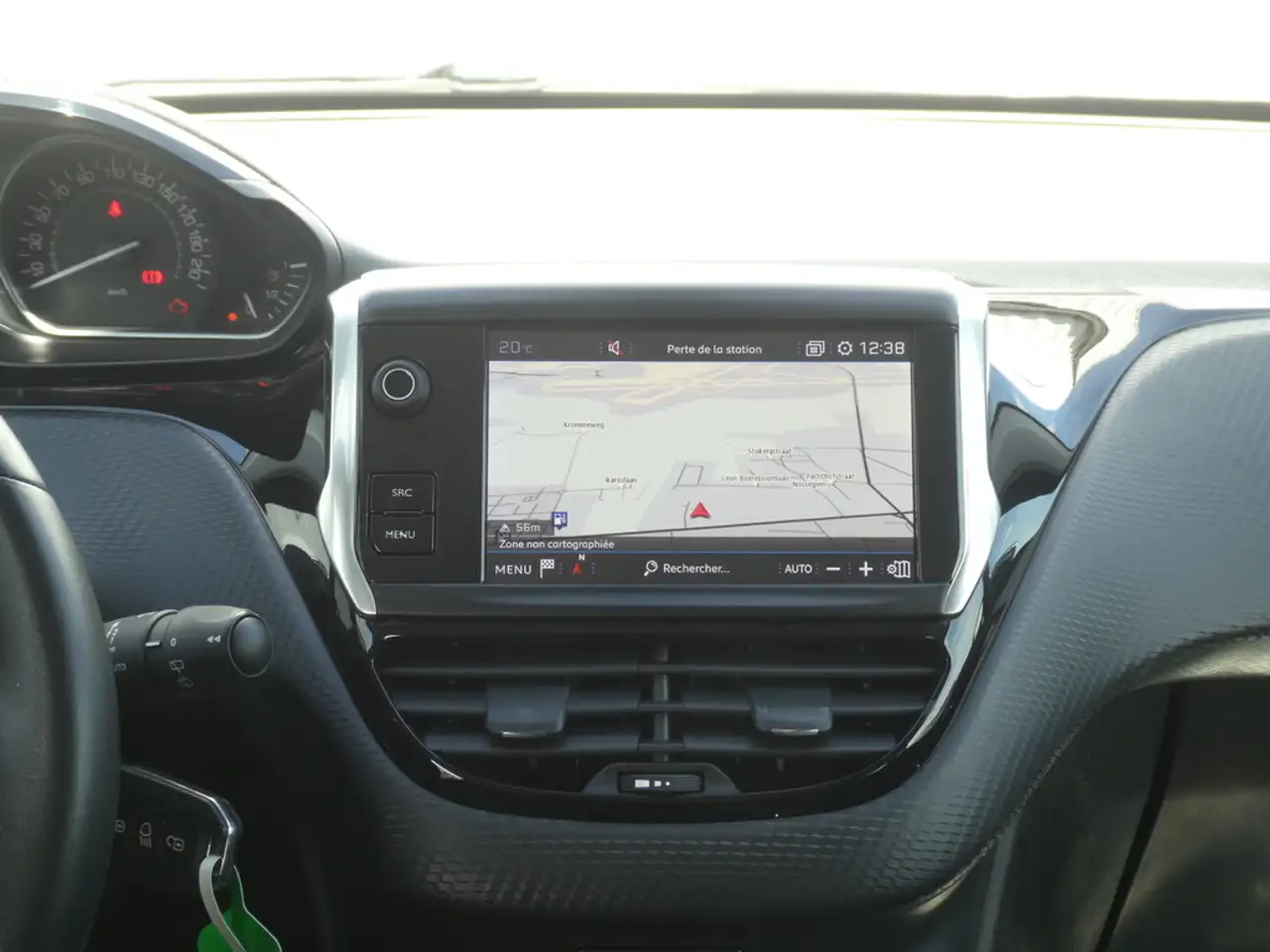 Peugeot 208 - 10