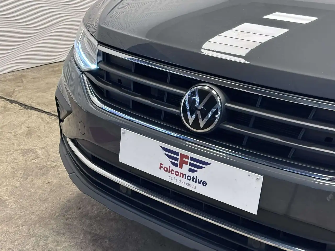 Volkswagen Tiguan - 6