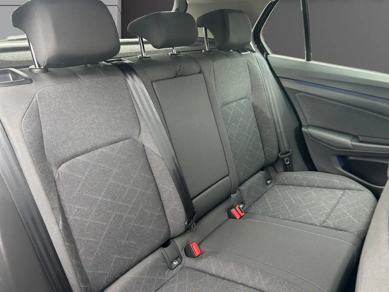 Volkswagen Golf - 10