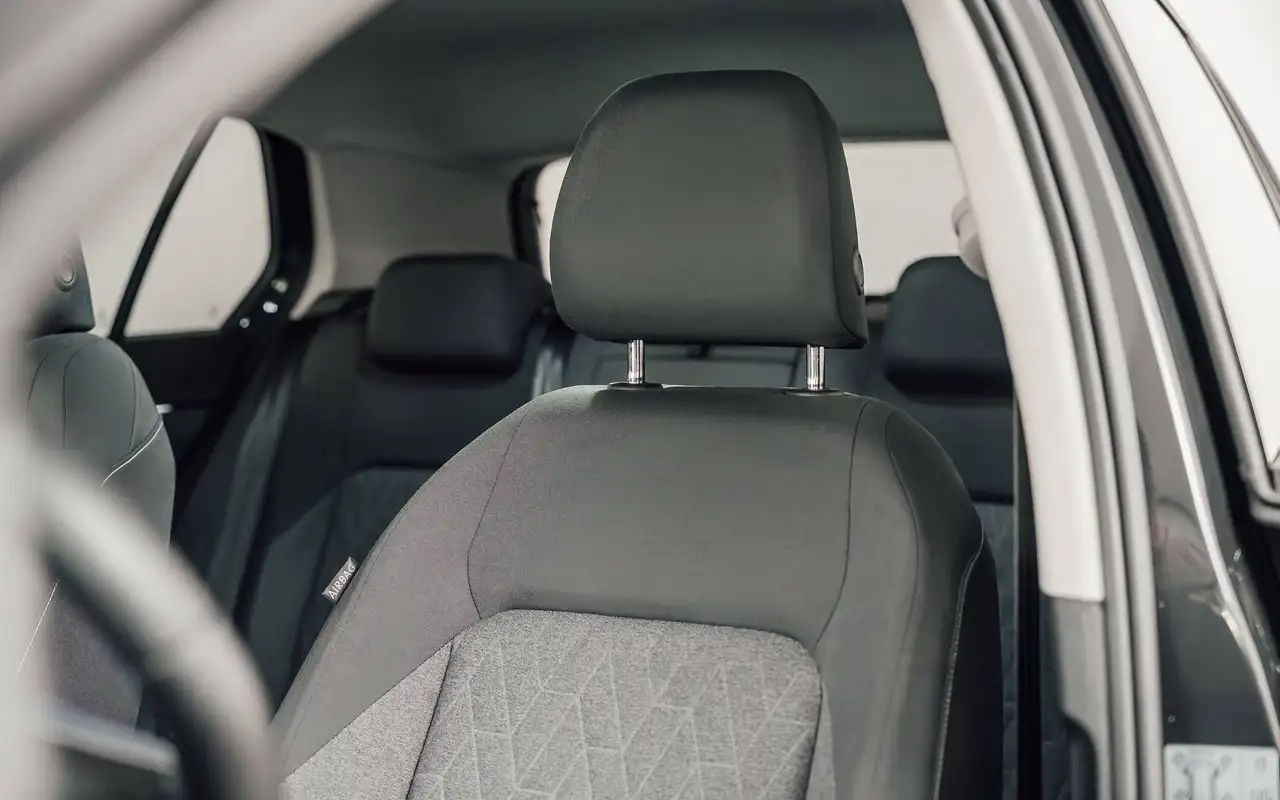 Volkswagen Golf - 10