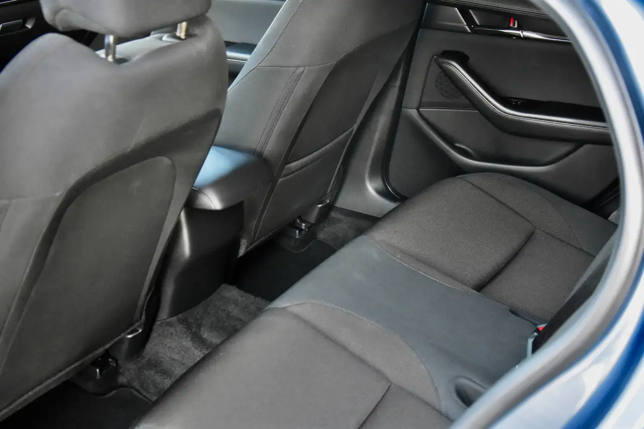 Mazda 3 - 6