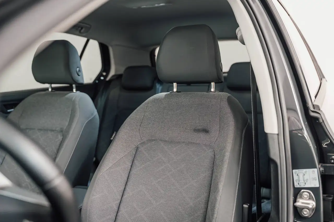 Volkswagen Golf - 10