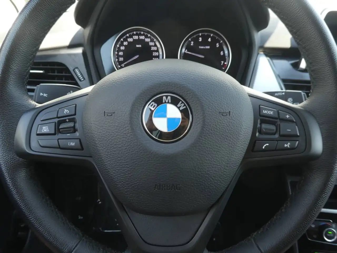 BMW 216 - 8