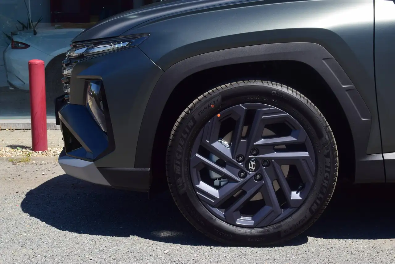 Hyundai TUCSON - 12