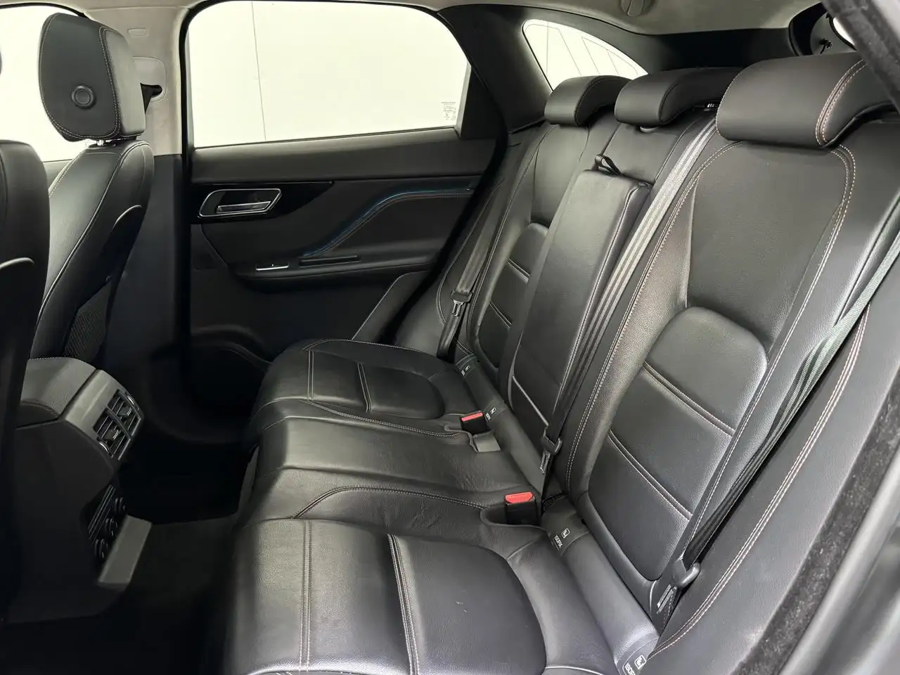 Jaguar F-Pace - 9