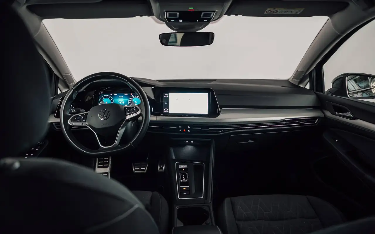 Volkswagen Golf - 12