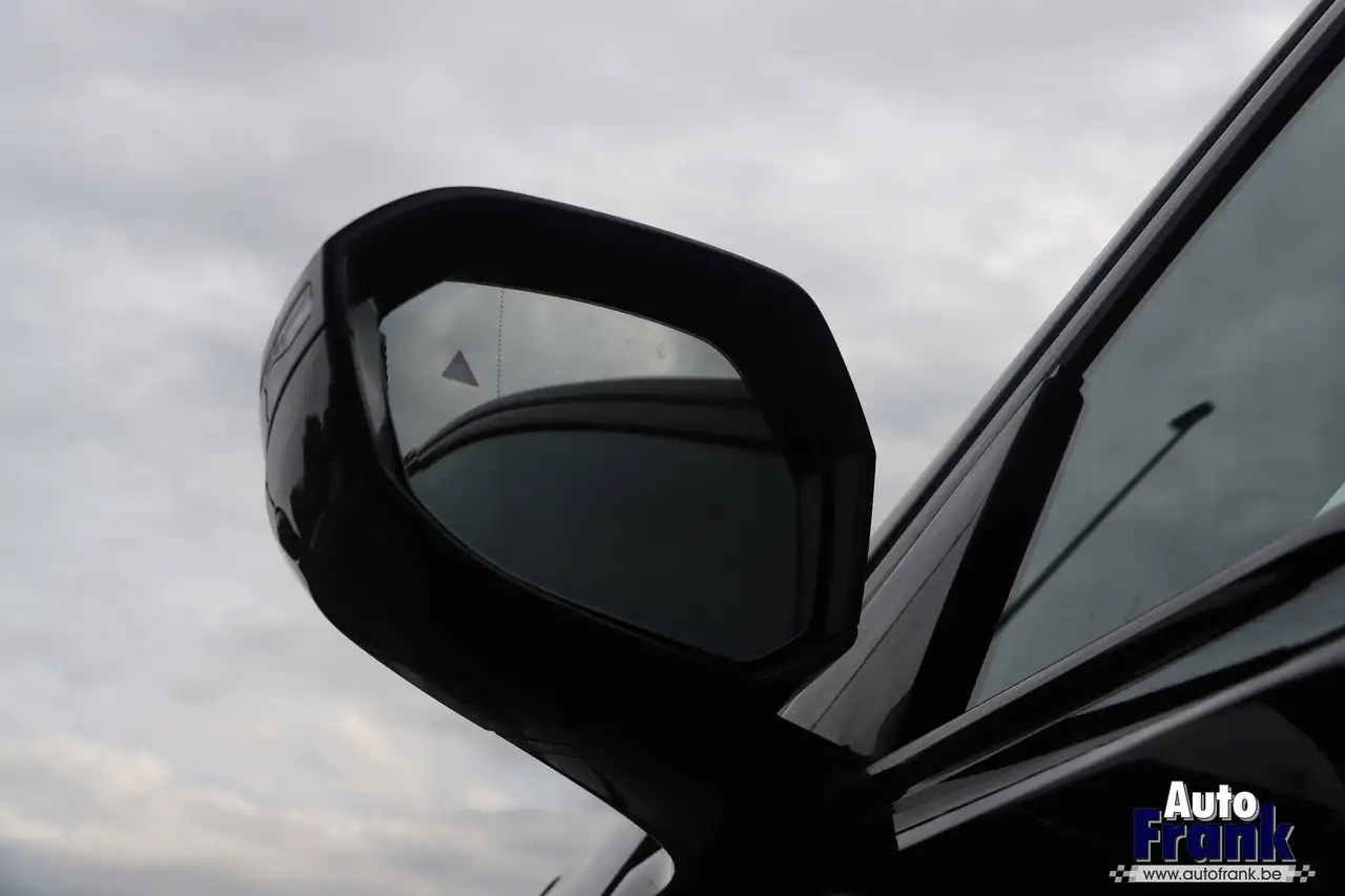 BMW i5 - 12