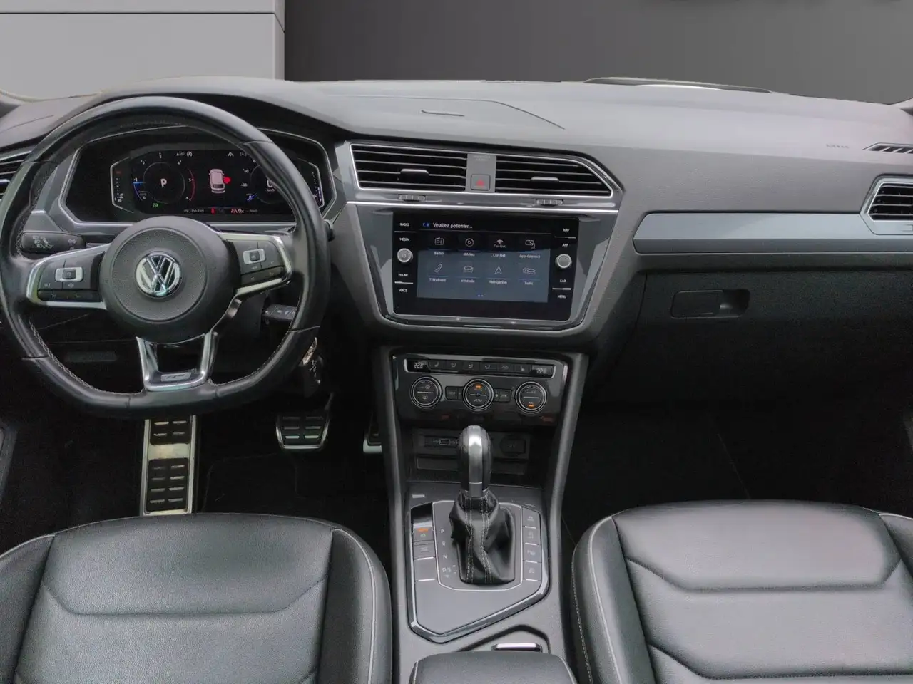 Volkswagen Tiguan - 12