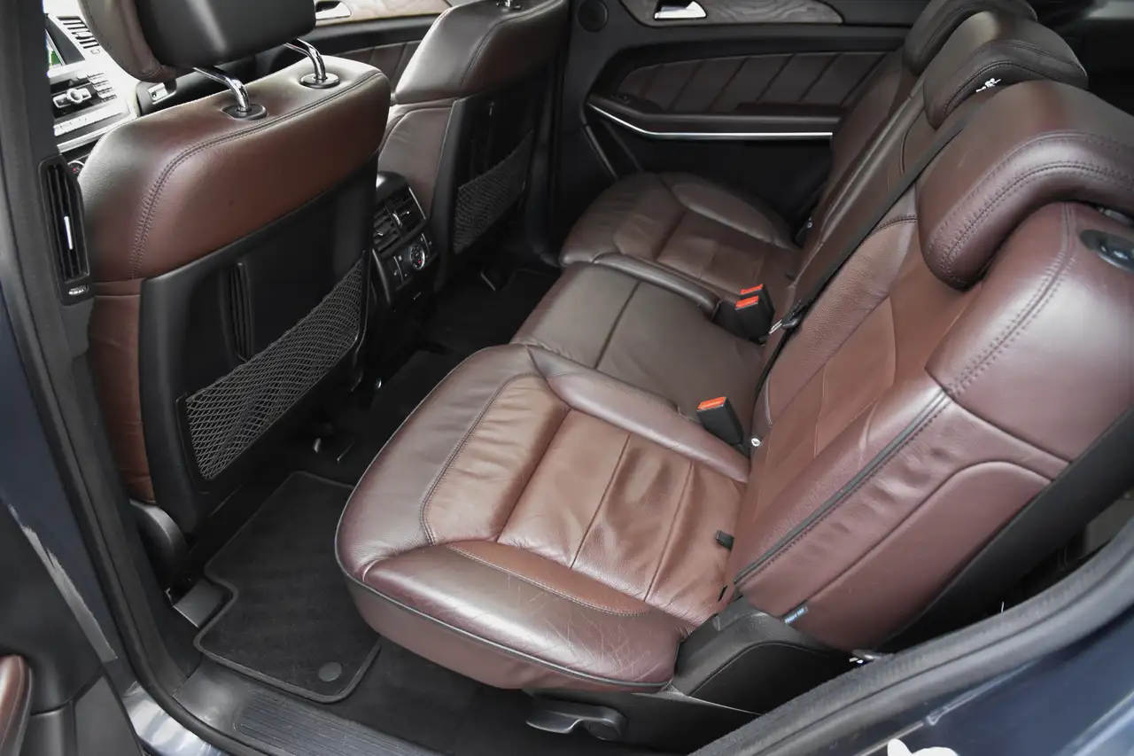 Mercedes-Benz GL 500 - 12