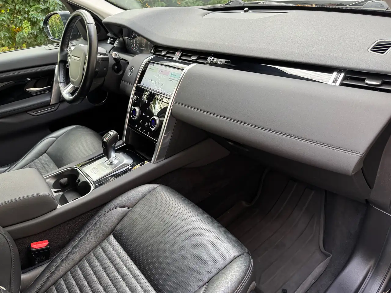 Land Rover Discovery Sport - 12