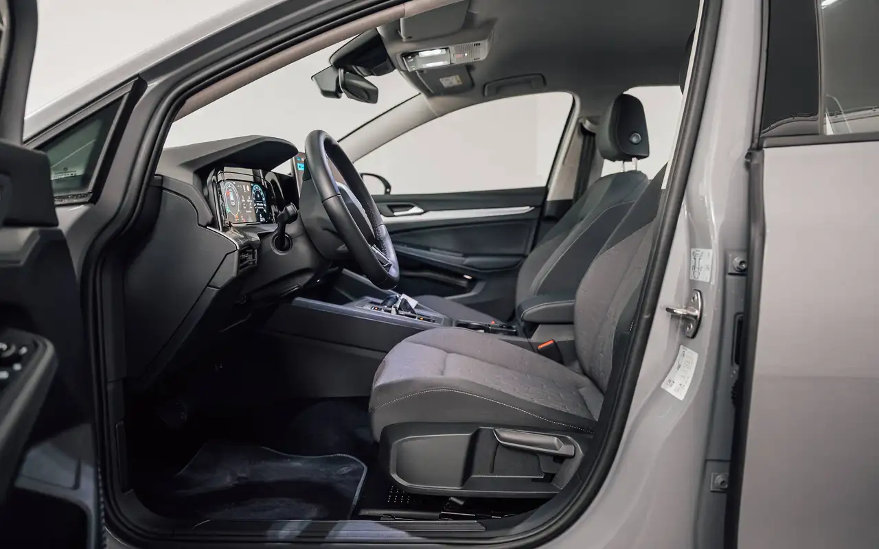 Volkswagen Golf - 12