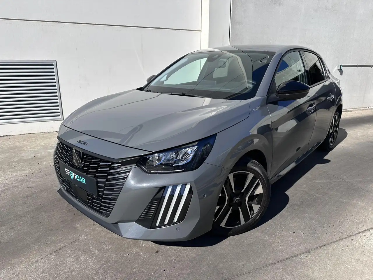 Peugeot 208 - 1