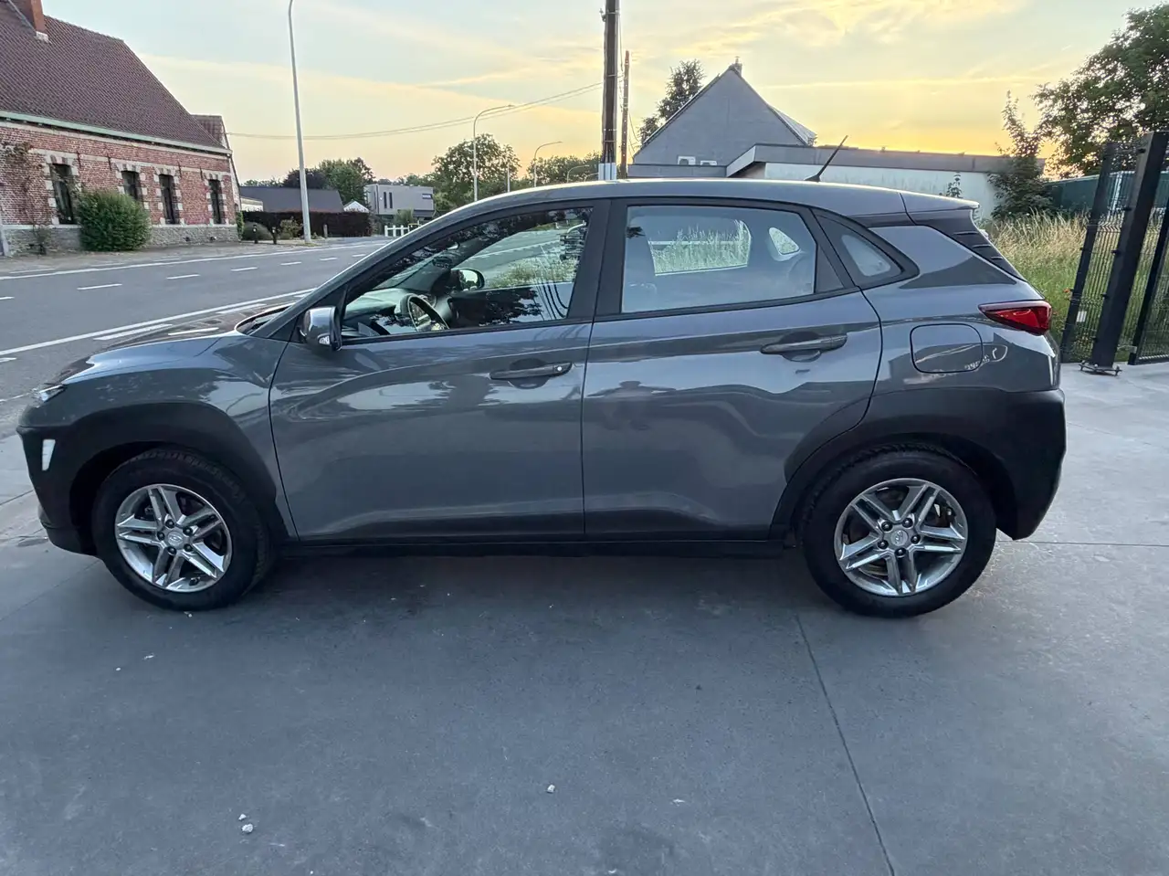 Hyundai KONA - 6
